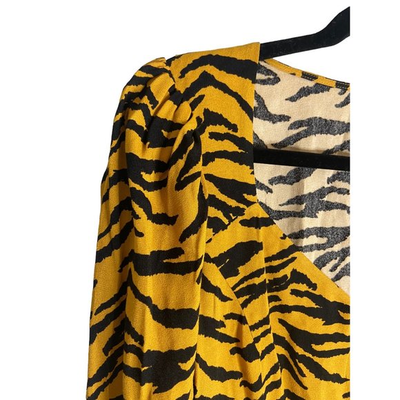 NWT Reformation Notta Front Button Top, Tigress-sz Large - Picture 4 of 10